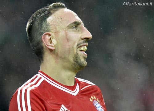 Bayern Monaco, Ribery calvario: al rientro dopo 9 mesi si ferma ancora Bayern Monaco, Ribery calvario: al rientro dopo 9 mesi si ferma ancora