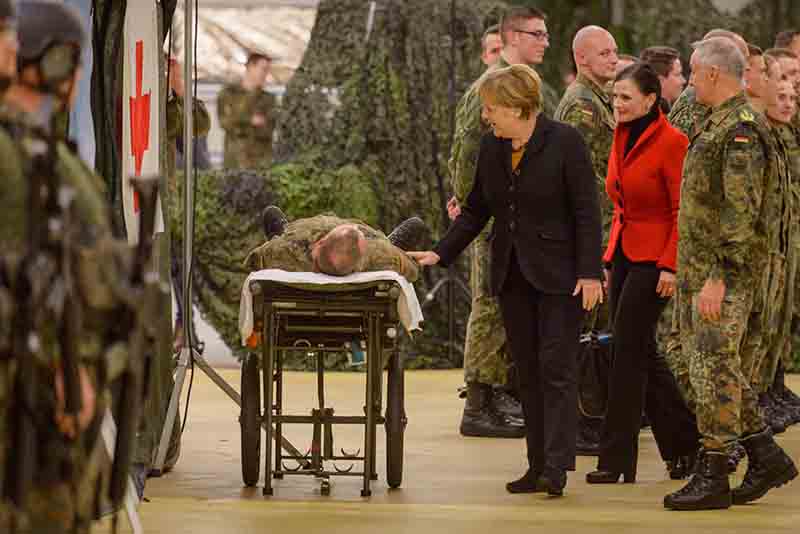 Merkel: “Niente tetto sui migranti. E’ in gioco la mia credibilità” Merkel: “Niente tetto sui migranti. E’ in gioco la mia credibilità”