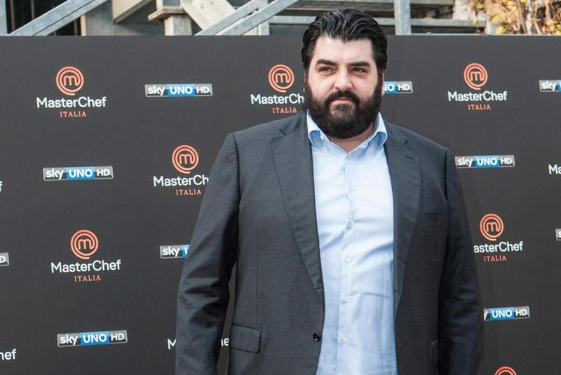 Masterchef, Cannavacciuolo ad Affari: “Se il Napoli vince lo scudetto..” Masterchef, Cannavacciuolo ad Affari: “Se il Napoli vince lo scudetto..”