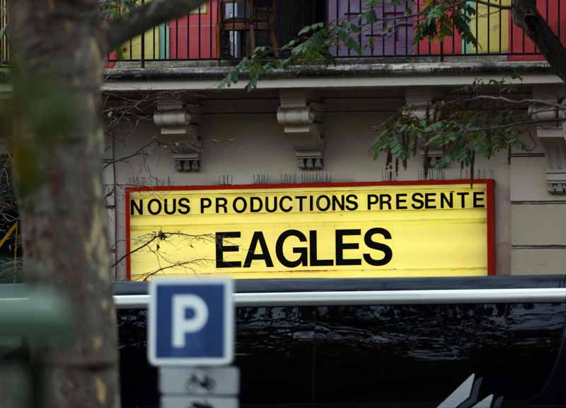Sfida “mortale” all’Isis: sul palco di Ciampino gli Eagles of Death, band del Bataclan Sfida “mortale” all’Isis: sul palco di Ciampino gli Eagles of Death, band del Bataclan