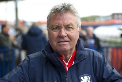 Chelsea, ufficiale Hiddink al posto di Mourinho. Traghetterà 6 mesi