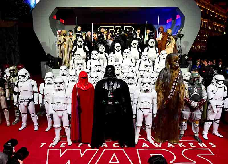 Guerre Stellari da record: debutto da 200 milioni Guerre Stellari da record: debutto da 200 milioni