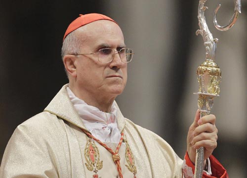 Vaticano, il cardinal Bertone dona 150mila € all’ospedale Bambino Gesù Vaticano, il cardinal Bertone dona 150mila € all’ospedale Bambino Gesù