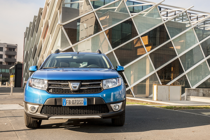 Dacia Sandero Stepway turbo GPL, lo stile di un SUV e la praticità di una berlina di famiglia Dacia Sandero Stepway turbo GPL, lo stile di un SUV e la praticità di una berlina di famiglia
