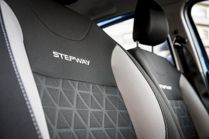 Dacia Sandero Stepway turbo GPL, lo stile di un SUV e la praticità di una berlina di famiglia Dacia Sandero Stepway turbo GPL, lo stile di un SUV e la praticità di una berlina di famiglia