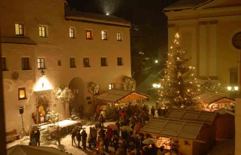 Natale, gli alberi più belli d’Italia: LE IMMAGINI