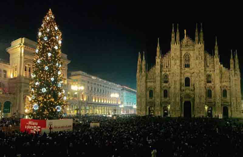 Natale, gli alberi più belli d’Italia: LE IMMAGINI