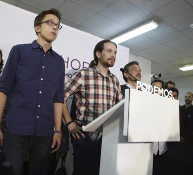Spagna, l’Ue teme l’alleanza Psoe-Podemos. “Si rischia la deriva populista”