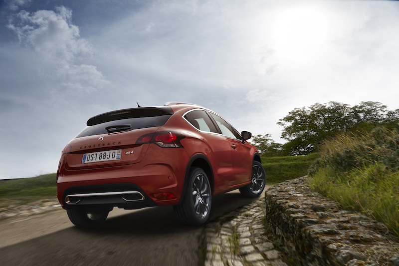 JOËL DICKER PROTAGONISTA SULLA NUOVA DS 4 E DS 4 CROSSBACK JOËL DICKER PROTAGONISTA SULLA NUOVA DS 4 E DS 4 CROSSBACK