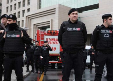 Istanbul, esplosione in aeroporto. Morta una donna