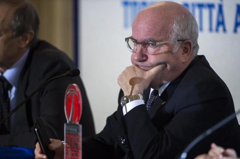 Figc, Tavecchio. “Rinnovo di Conte? Morto un Papa se ne fa un altro” Figc, Tavecchio. “Rinnovo di Conte? Morto un Papa se ne fa un altro”