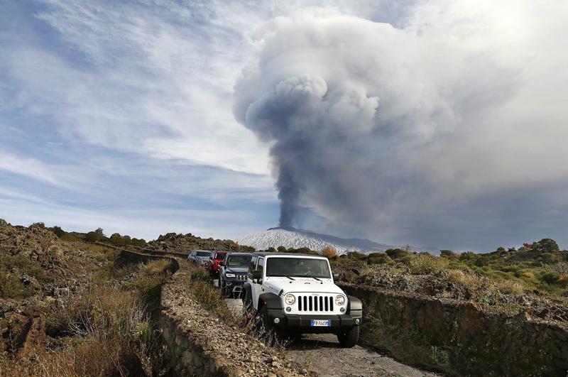 Jeep alla conquista dell’Etna Jeep alla conquista dell’Etna