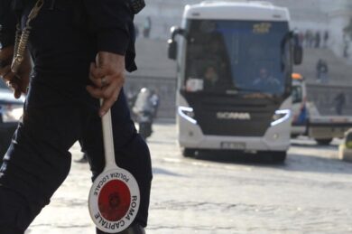 Arrivano le malattie respiratorie da smog. I medici: picco di sinusiti, laringiti e faringiti