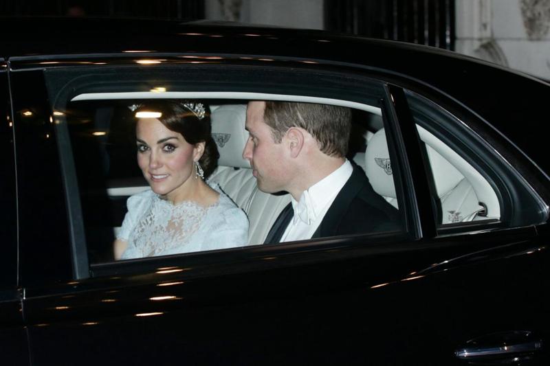 Kate Middleton, la Regina e l’allarme Isis: perché hanno paura Kate Middleton, la Regina e l’allarme Isis: perché hanno paura