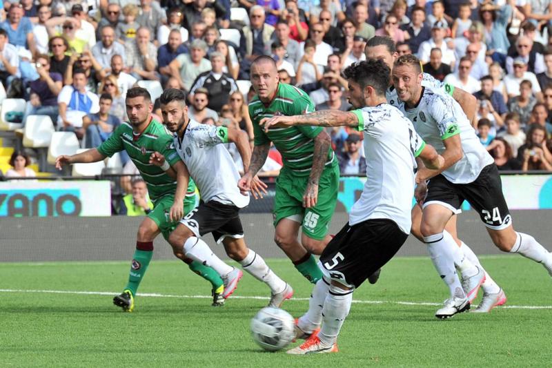 Sensi, colpo di scena: contropiede del Palermo per soffiarlo al Milan Sensi, colpo di scena: contropiede del Palermo per soffiarlo al Milan