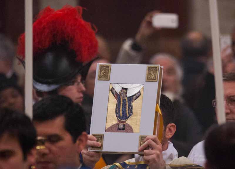 Porta Santa al Divino Amore il 6 gennaio. Ma Francesco “delega” il vicario Vallini Porta Santa al Divino Amore il 6 gennaio. Ma Francesco “delega” il vicario Vallini