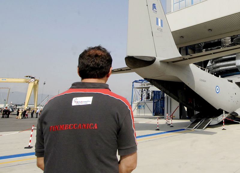 Finmeccanica, firmato contratto da 450 mln con il Ministero dell’Interno Finmeccanica, firmato contratto da 450 mln con il Ministero dell’Interno