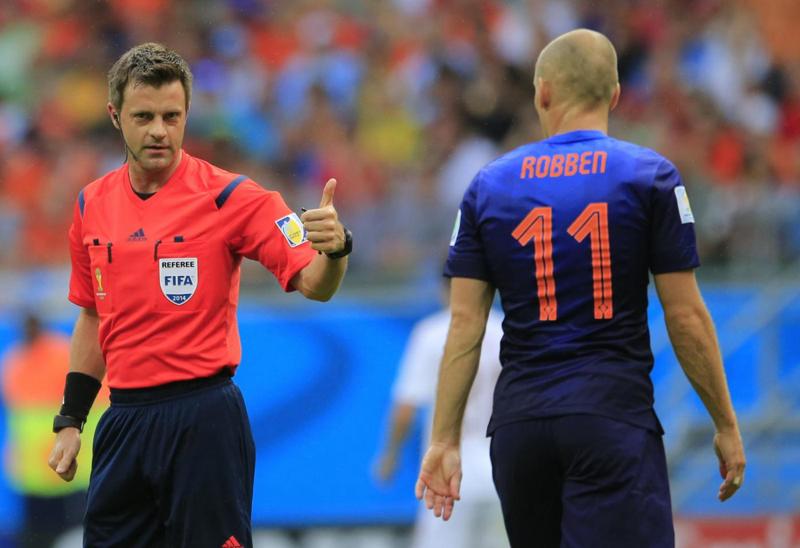 Rizzoli eletto miglior arbitro al mondo. Fischiò la finale in Brasile Rizzoli eletto miglior arbitro al mondo. Fischiò la finale in Brasile