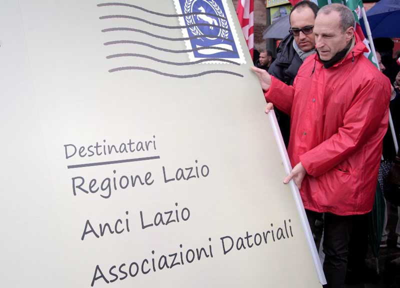 Disoccupati, precari e cassaintegrati. Ripresa lontana: il Lazio ancora nel buio Disoccupati, precari e cassaintegrati. Ripresa lontana: il Lazio ancora nel buio