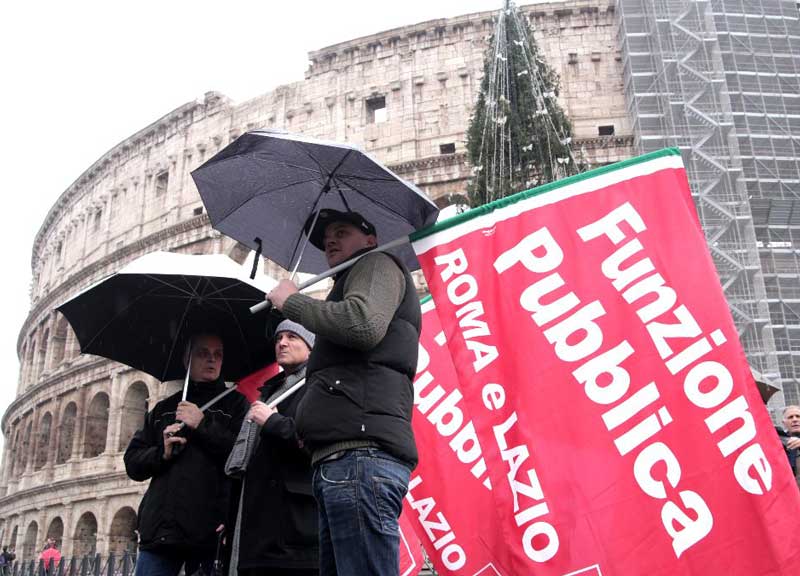 Disoccupati, precari e cassaintegrati. Ripresa lontana: il Lazio ancora nel buio Disoccupati, precari e cassaintegrati. Ripresa lontana: il Lazio ancora nel buio