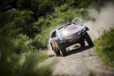 DAKAR 2016: Doppietta di Peugeot nella seconda tappa