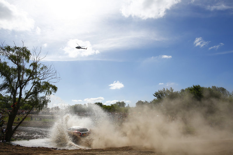 DAKAR 2016 : Sebatian Loeb sua anche la terza tappa DAKAR 2016 : Sebatian Loeb sua anche la terza tappa