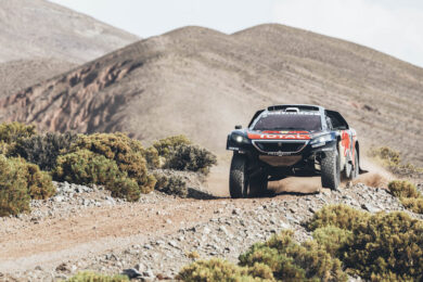 Dakar 2016: Peugeot piglia tutto
