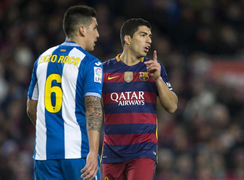 Luis Suarez ci ricasca: dopo Chiellini, lite coi giocatori dell’Espanyol Luis Suarez ci ricasca: dopo Chiellini, lite coi giocatori dell’Espanyol