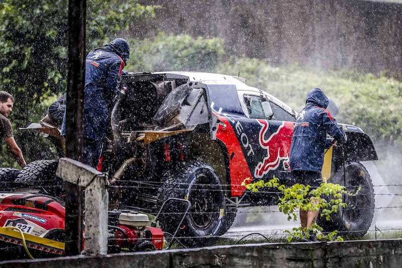 DAKAR 2016: Peugeot 2008 DKR in fuga per la vittoria DAKAR 2016: Peugeot 2008 DKR in fuga per la vittoria