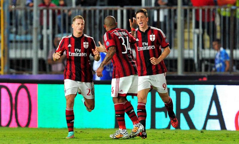 Milan, dopo Beckham un altro rossonero ai LA Galaxy? Pressing De Jong Milan, dopo Beckham un altro rossonero ai LA Galaxy? Pressing De Jong