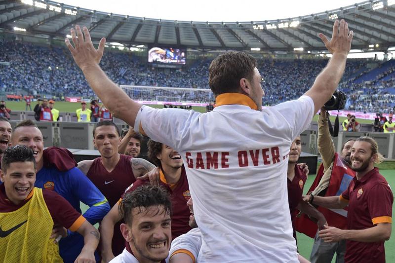 Roma, Totti torna dopo 103 giorni. Salah sta bene e… Roma, Totti torna dopo 103 giorni. Salah sta bene e…