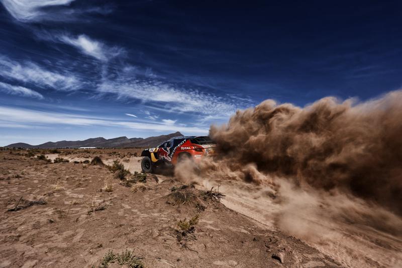Dakar 2016 : il Team Peugeot Total occupa le prime tre posizioni nella classifica generale