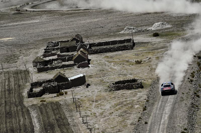 Dakar 2016 : il Team Peugeot Total occupa le prime tre posizioni nella classifica generale