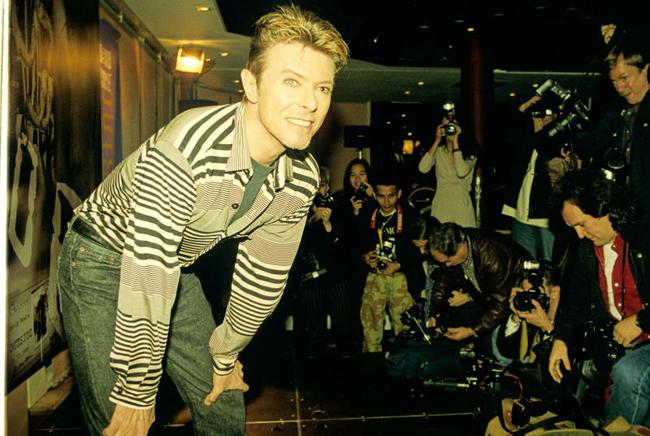 David Bowie morto di cancro. L’ex moglie prosegue il Grande Fratello David Bowie morto di cancro. L’ex moglie prosegue il Grande Fratello