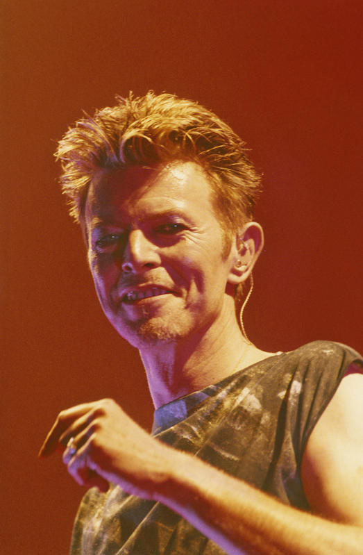 David Bowie morto di cancro. L’ex moglie prosegue il Grande Fratello David Bowie morto di cancro. L’ex moglie prosegue il Grande Fratello