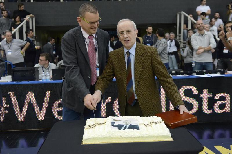 Milan, Galliani: “Proponemmo la panchina a Dan Peterson” Milan, Galliani: “Proponemmo la panchina a Dan Peterson”