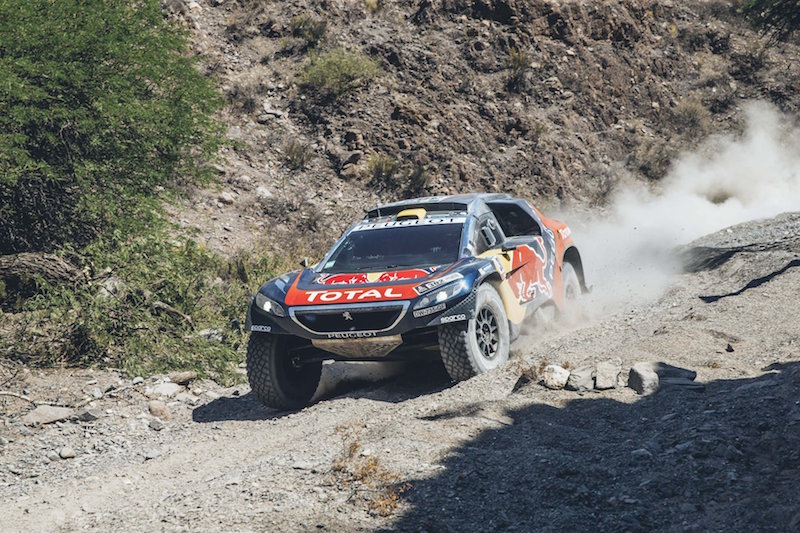 Peterhansel alla guida della Peugeot 2008 DKR è leader della Dakar Peterhansel alla guida della Peugeot 2008 DKR è leader della Dakar