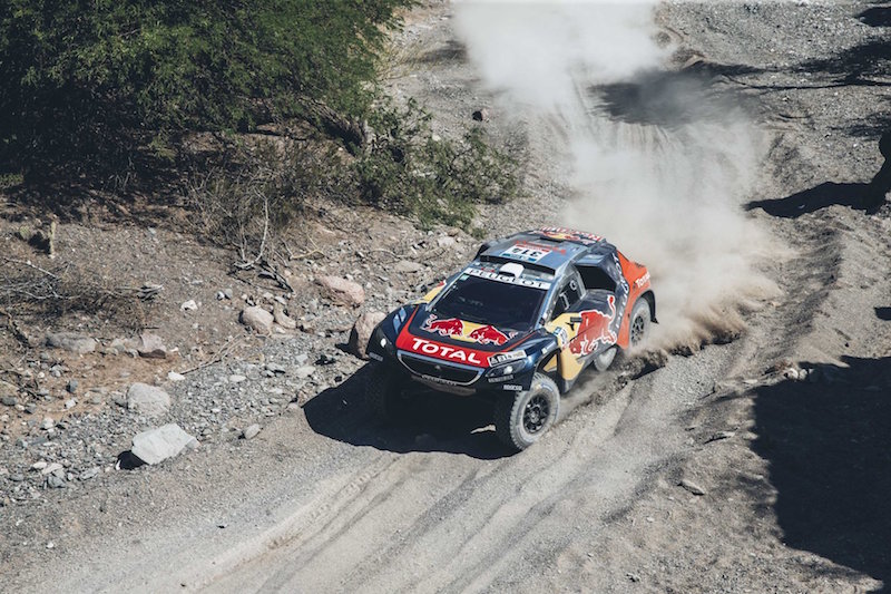 Peterhansel alla guida della Peugeot 2008 DKR è leader della Dakar Peterhansel alla guida della Peugeot 2008 DKR è leader della Dakar