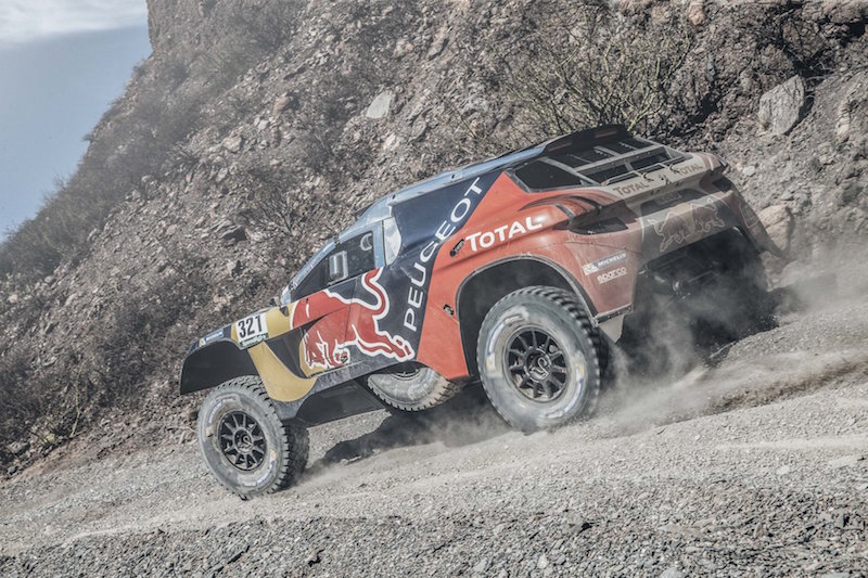 Peterhansel alla guida della Peugeot 2008 DKR è leader della Dakar Peterhansel alla guida della Peugeot 2008 DKR è leader della Dakar