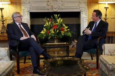 Cameron spaventa Juncker. Salta la revisione intermedia del bilancio Ue