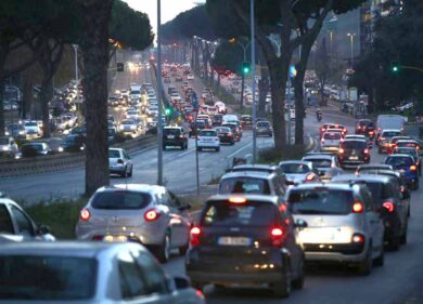 Smog: Pm10 alle stelle. Domenica 31 tutti a piedi