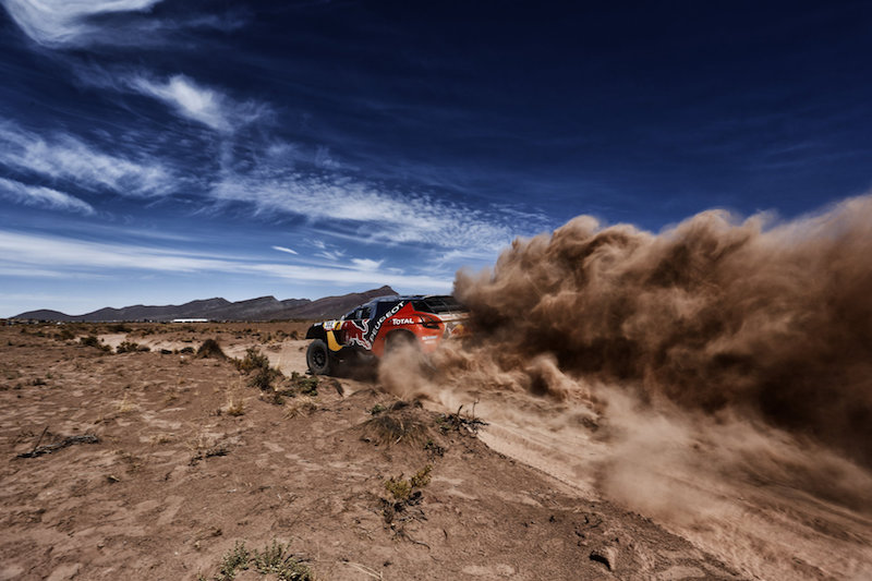 Dakar 2016: Sainz sul gradino più alto con al Peugeot 2008 DKR Dakar 2016: Sainz sul gradino più alto con al Peugeot 2008 DKR