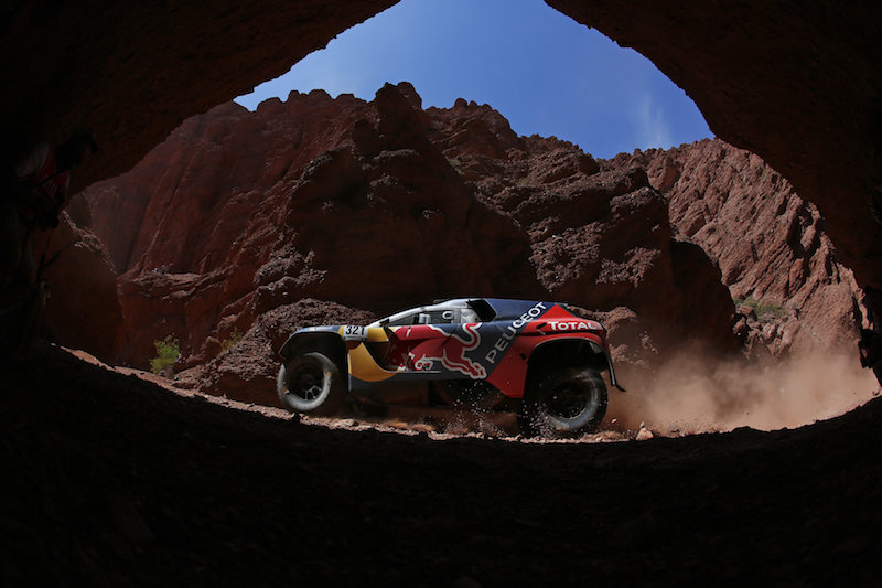 Dakar 2016: Sainz sul gradino più alto con al Peugeot 2008 DKR Dakar 2016: Sainz sul gradino più alto con al Peugeot 2008 DKR