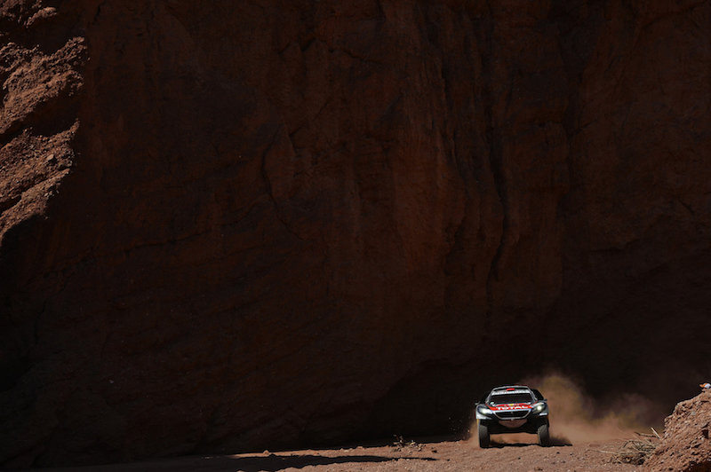 Dakar 2016: Sainz sul gradino più alto con al Peugeot 2008 DKR Dakar 2016: Sainz sul gradino più alto con al Peugeot 2008 DKR