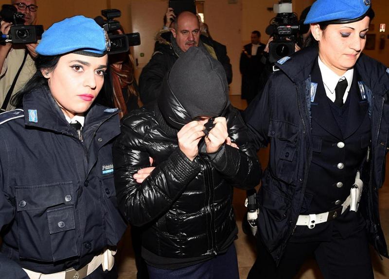 Acido,16 anni a Martina Levato per l’aggressione a Savi Acido,16 anni a Martina Levato per l’aggressione a Savi
