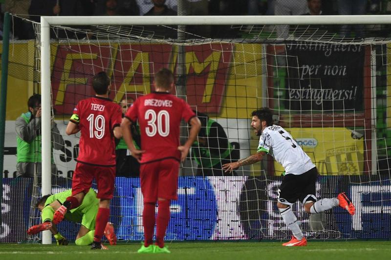 Sassuolo ingaggia Sensi dal Cesena. Alla Juventus nel 2017 Sassuolo ingaggia Sensi dal Cesena. Alla Juventus nel 2017