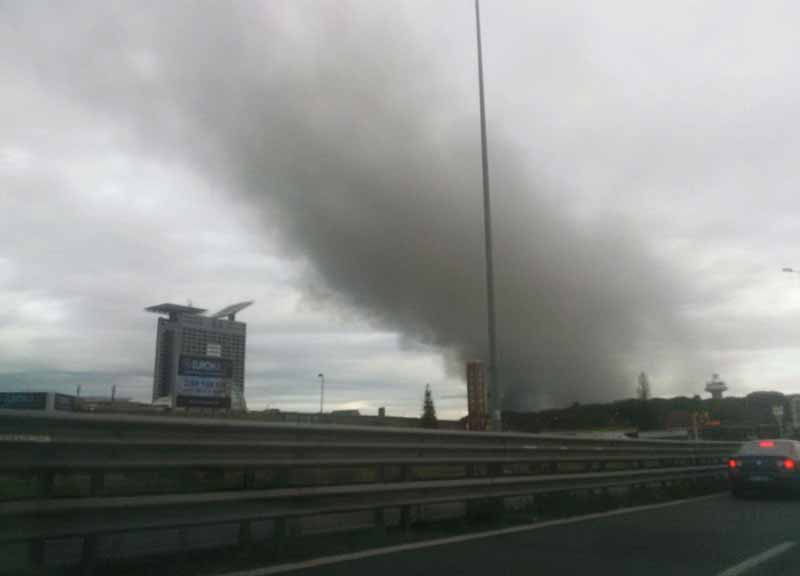 La città brucia: due roghi in poche ore. Fuoco a Chinatown, un morto e 2 feriti La città brucia: due roghi in poche ore. Fuoco a Chinatown, un morto e 2 feriti