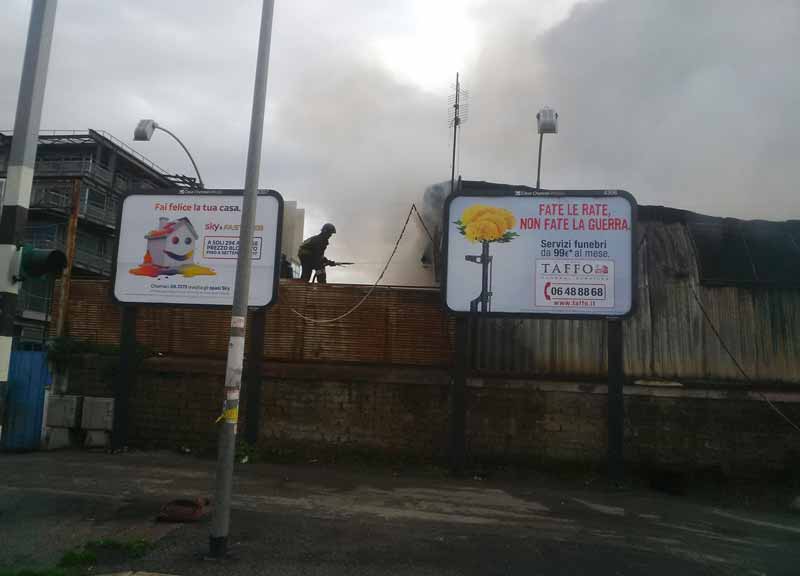 La città brucia: due roghi in poche ore. Fuoco a Chinatown, un morto e 2 feriti La città brucia: due roghi in poche ore. Fuoco a Chinatown, un morto e 2 feriti