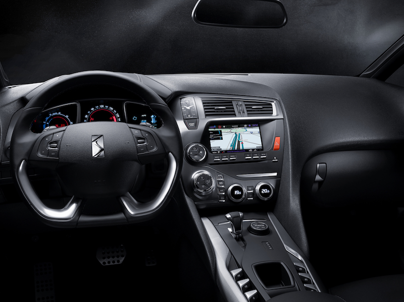 Nuova DS5, il 2016 connessa in tempo reale Nuova DS5, il 2016 connessa in tempo reale