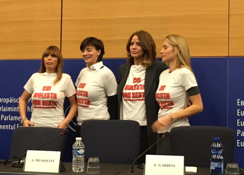 Le eurodeputate azzurre in minigonna contro i fatti di Colonia